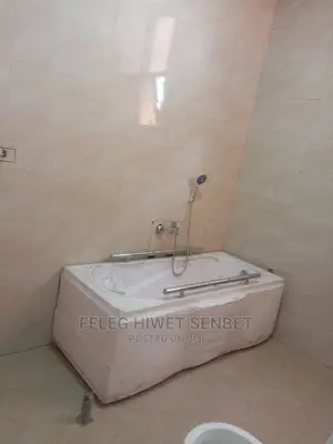 3bdrm Villa in አአ, Bole for Sale
