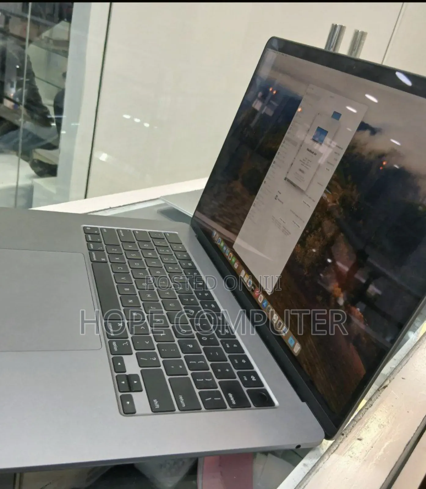 New Laptop Apple MacBook Air 2024 M3 15-Inch 8GB Apple M3 SSD 256GB