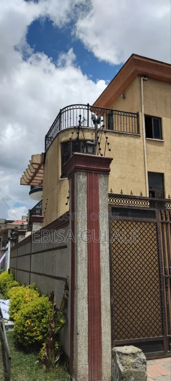 Furnished 4bdrm Apartment in Yeka for rent