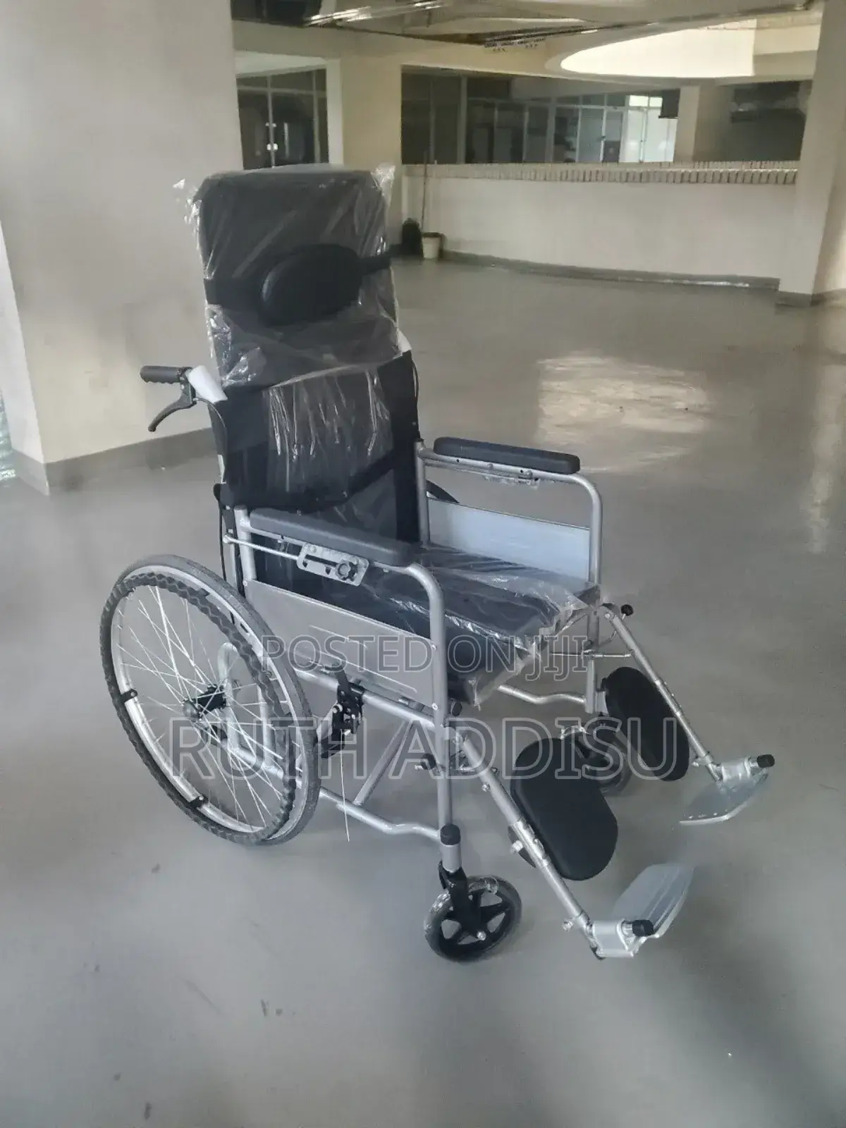 Adjustable Leg Rest Medical Wheelchair Brand New Wheelchair