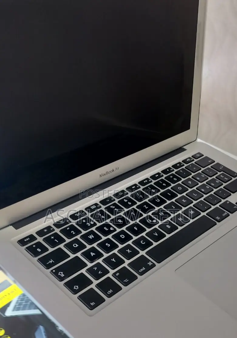 New Laptop Apple MacBook 2013 8GB Intel Core I7 SSD 512GB