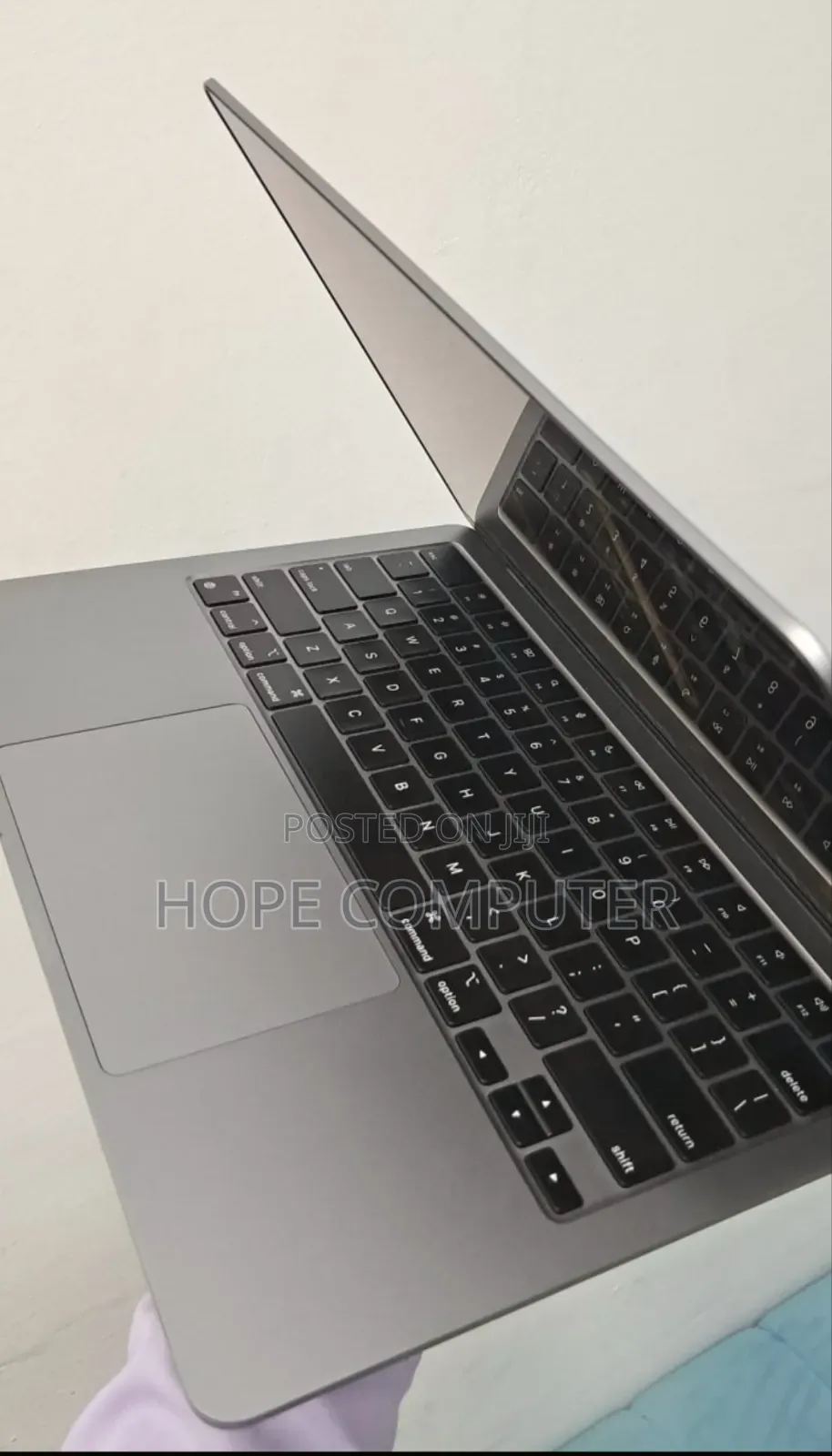 New Laptop Apple MacBook Air 2022 M2 8GB Apple M2 SSD 256GB