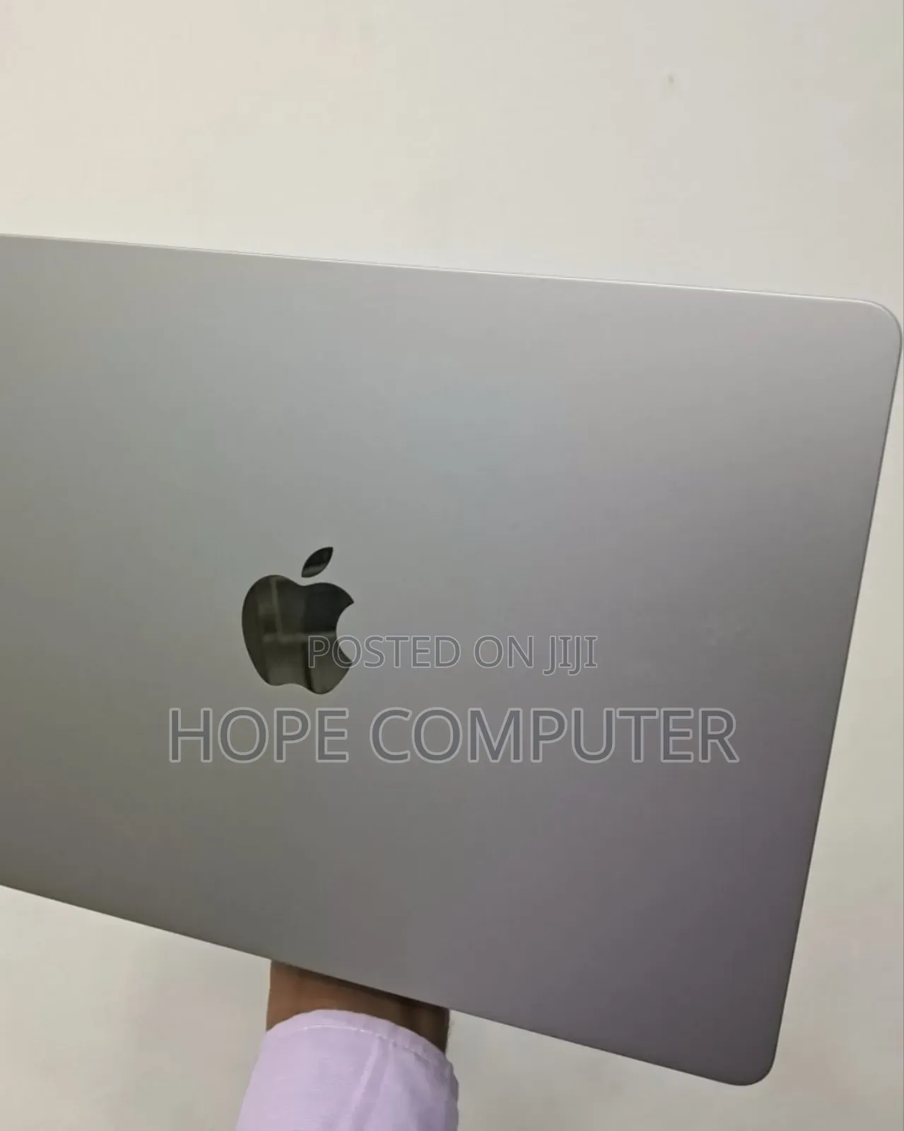 New Laptop Apple MacBook Air 2022 M2 8GB Apple M2 SSD 256GB