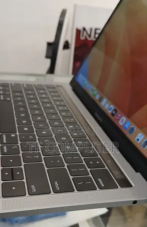 New Laptop Apple MacBook Pro 2019 8GB Intel Core I5 SSD 128GB