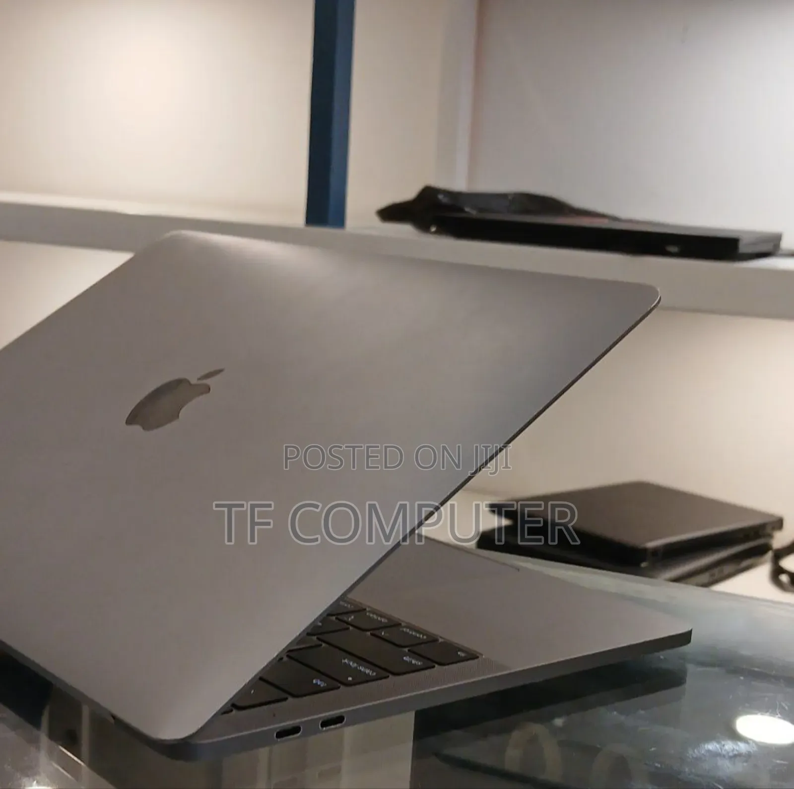 New Laptop Apple MacBook Pro 2019 8GB Intel Core I5 SSD 128GB