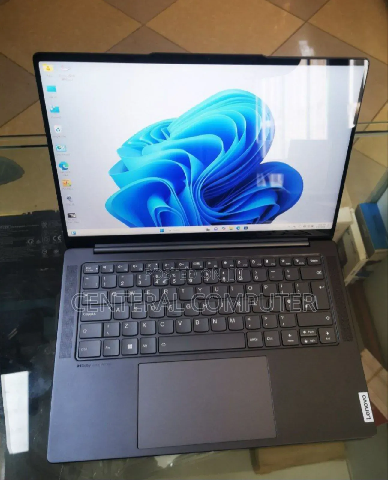 New Laptop Lenovo Yoga 730 32GB Intel Core I7 SSD 512GB