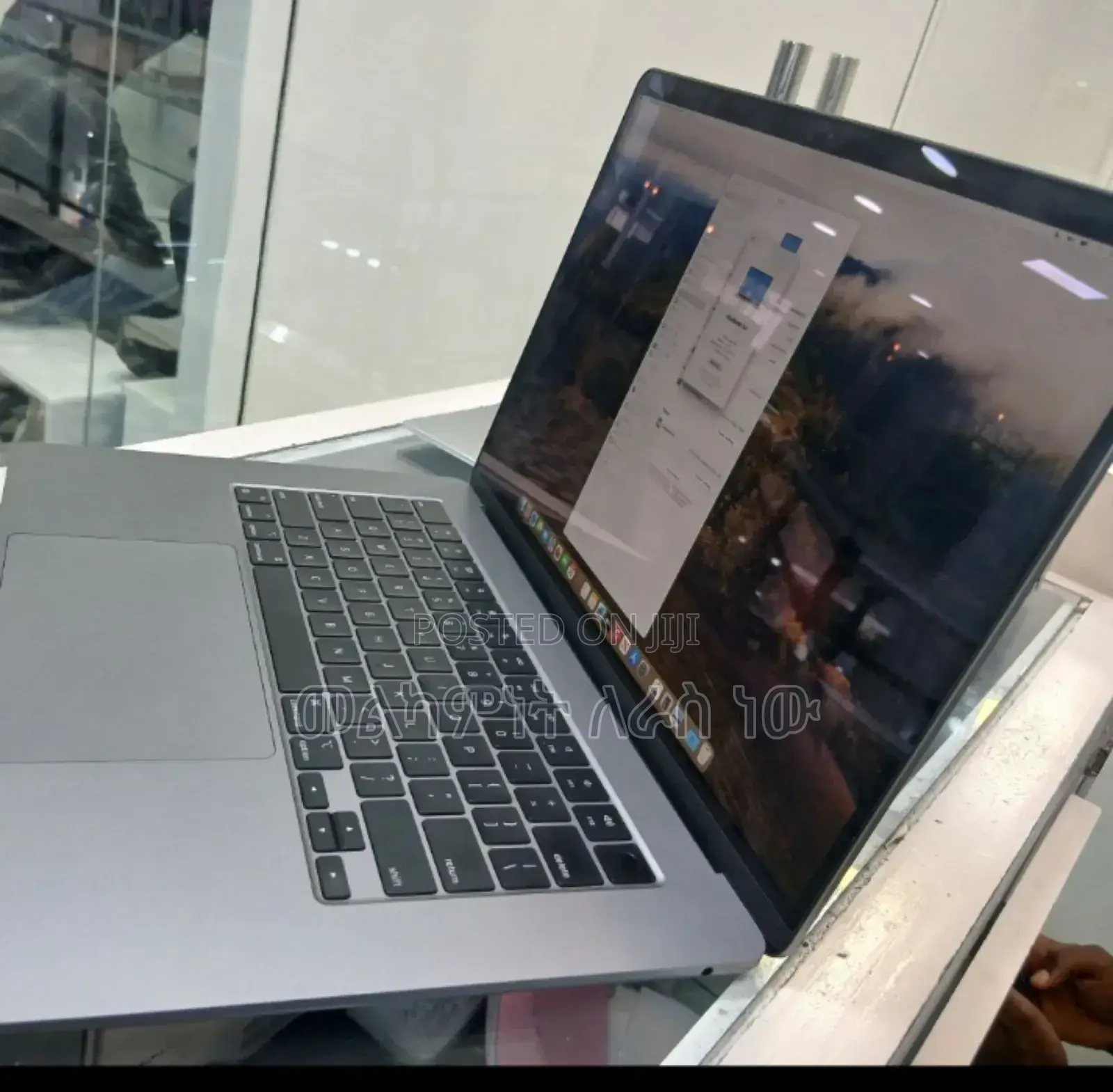 New Laptop Apple MacBook Air 2024 M3 15-Inch 8GB Apple M3 SSD 256GB