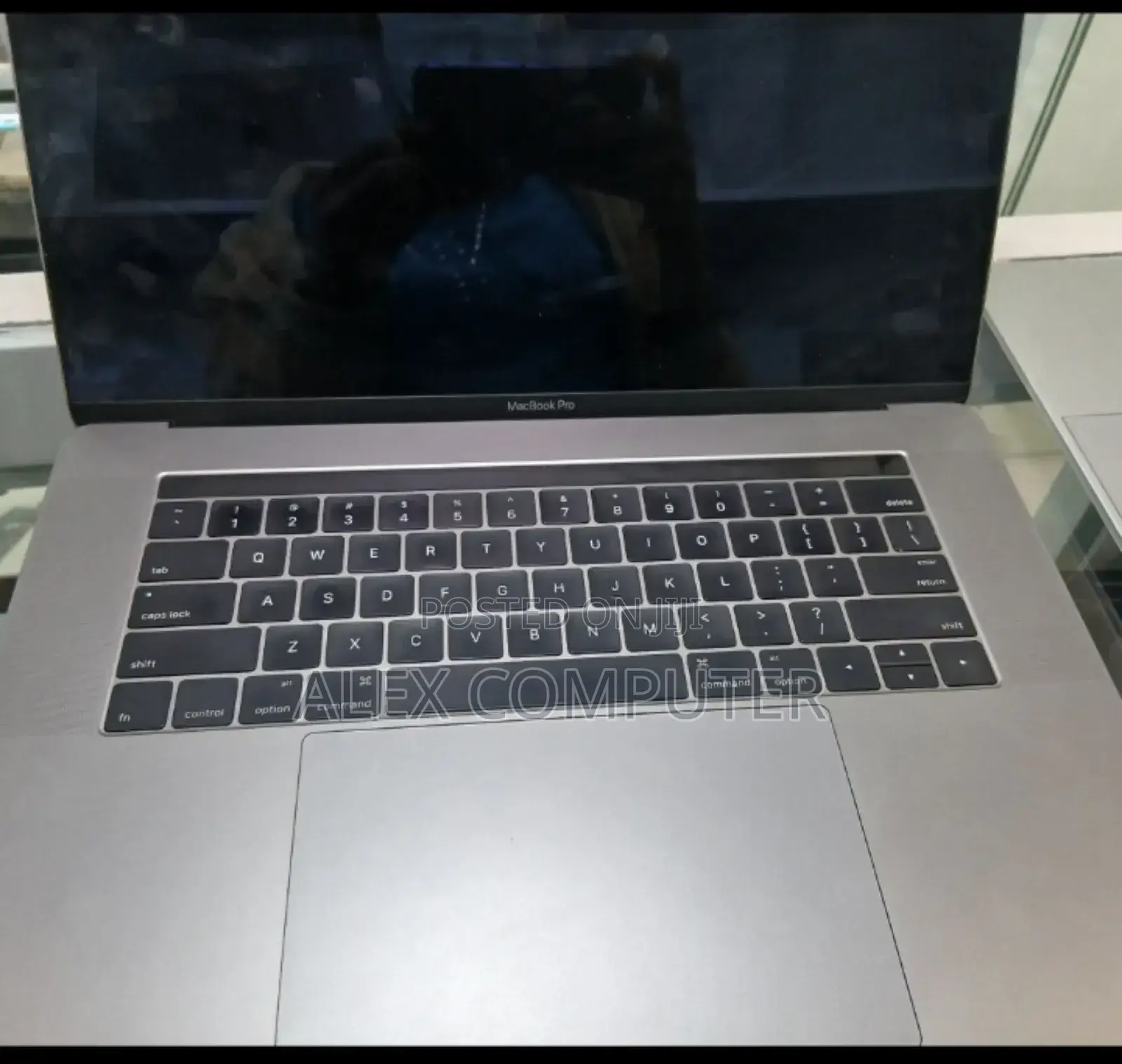 New Laptop Apple MacBook Pro 2017 16GB Intel Core I7 SSD 256GB