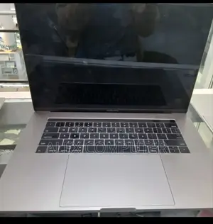New Laptop Apple MacBook Pro 2017 16GB Intel Core I7 SSD 256GB
