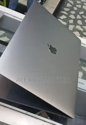 New Laptop Apple MacBook Pro 2017 16GB Intel Core I7 SSD 256GB