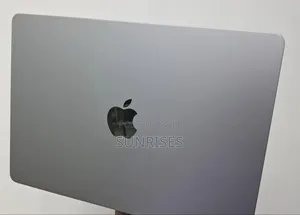 New Laptop Apple MacBook Pro 2022 M2 8GB Apple M2 SSD 256GB