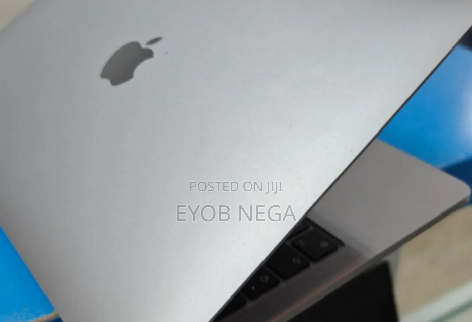 New Laptop Apple MacBook Pro 2022 M2 8GB Apple M2 SSD 256GB