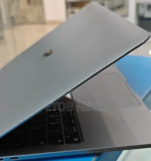 New Laptop Apple MacBook Pro 2022 M2 8GB Apple M2 SSD 256GB