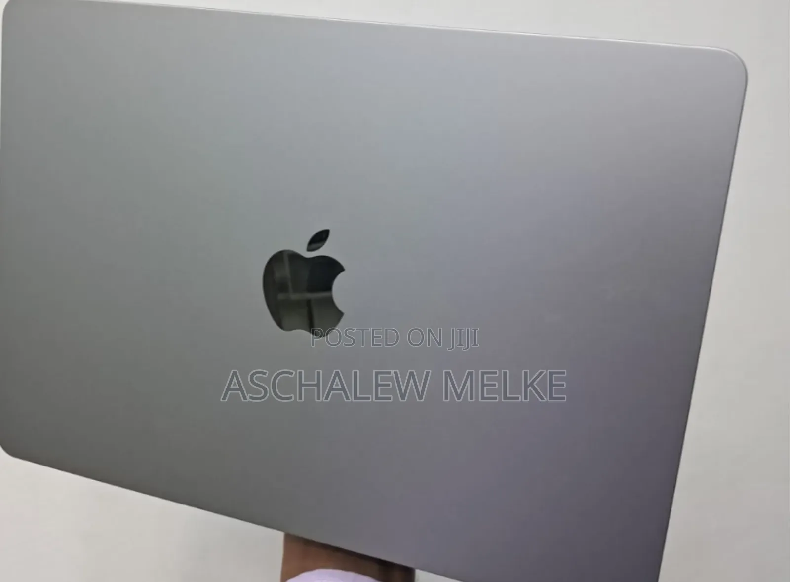 New Laptop Apple MacBook Air 2022 M2 8GB Apple M2 SSD 256GB