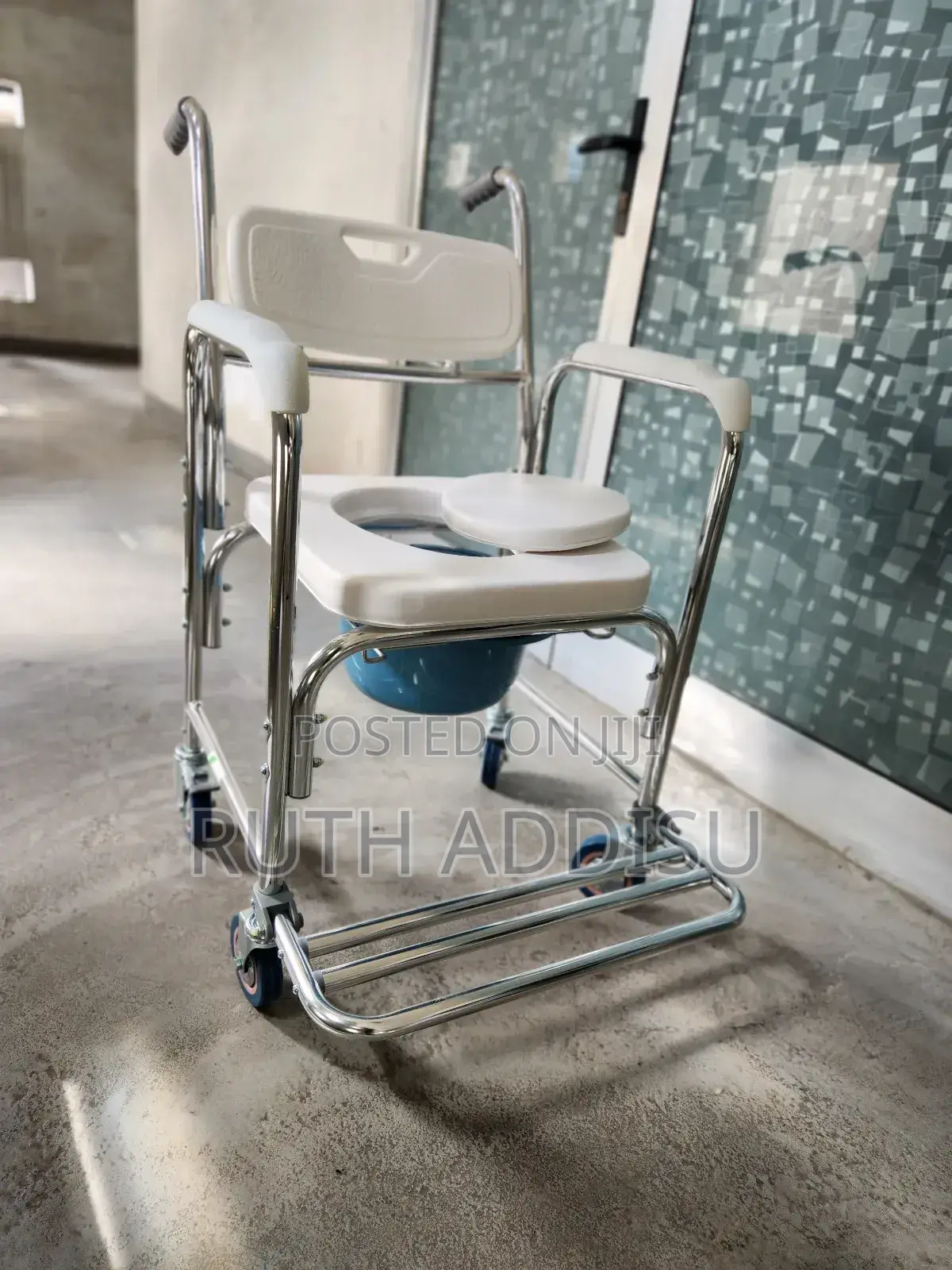 Wheelchair Brand New Almunium Best Quality Medical Toilet
