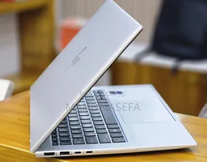 New Laptop HP EliteBook 840 10 16GB Intel Core I7 SSD 512GB