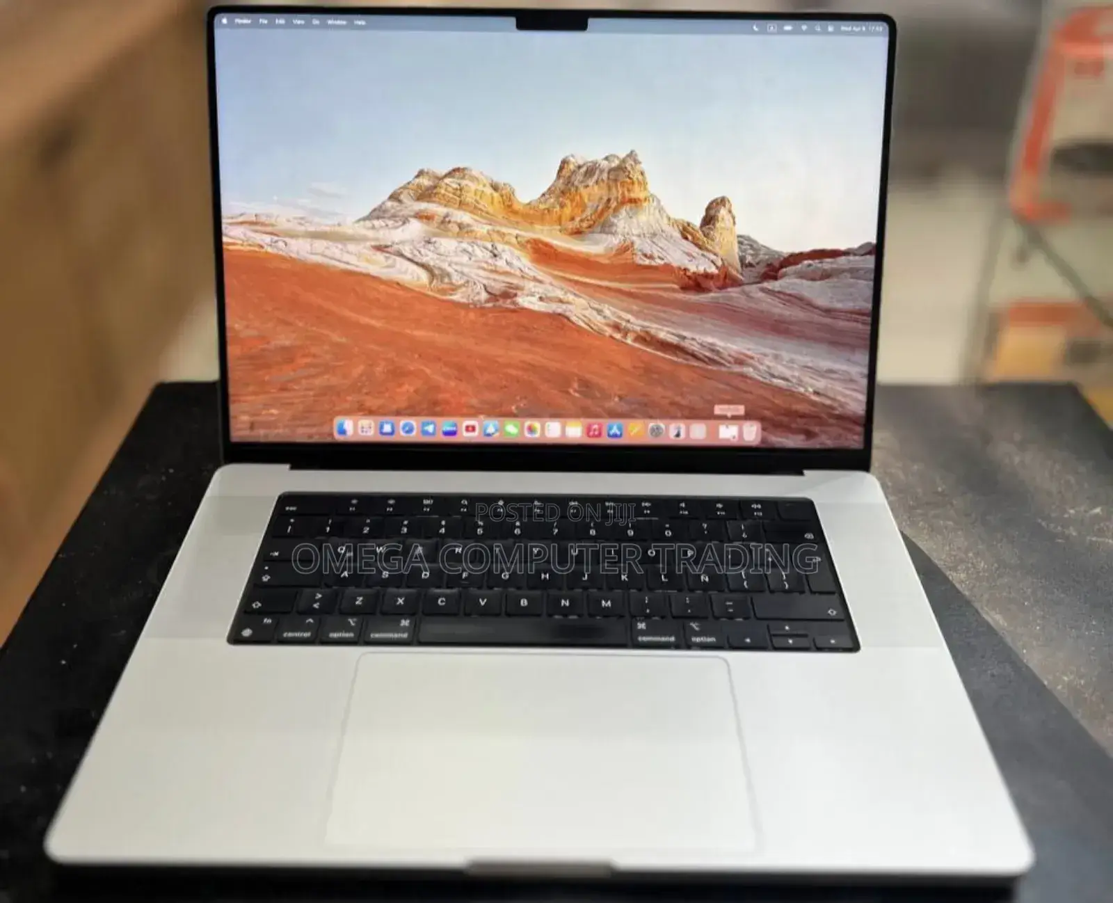 New Laptop Apple MacBook Pro 2020 M1 16GB Apple M1 Pro SSD 512GB