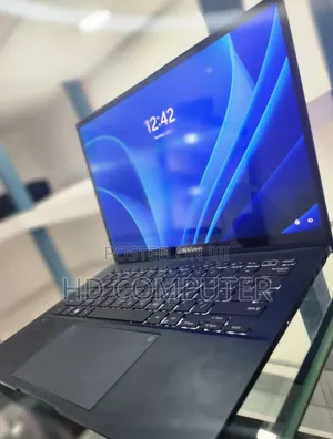 New Laptop Asus ZenBook UX302LG 16GB Intel Core I7 SSD 512GB