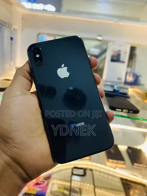 Photo - Apple iPhone XS Max 64 GB Black