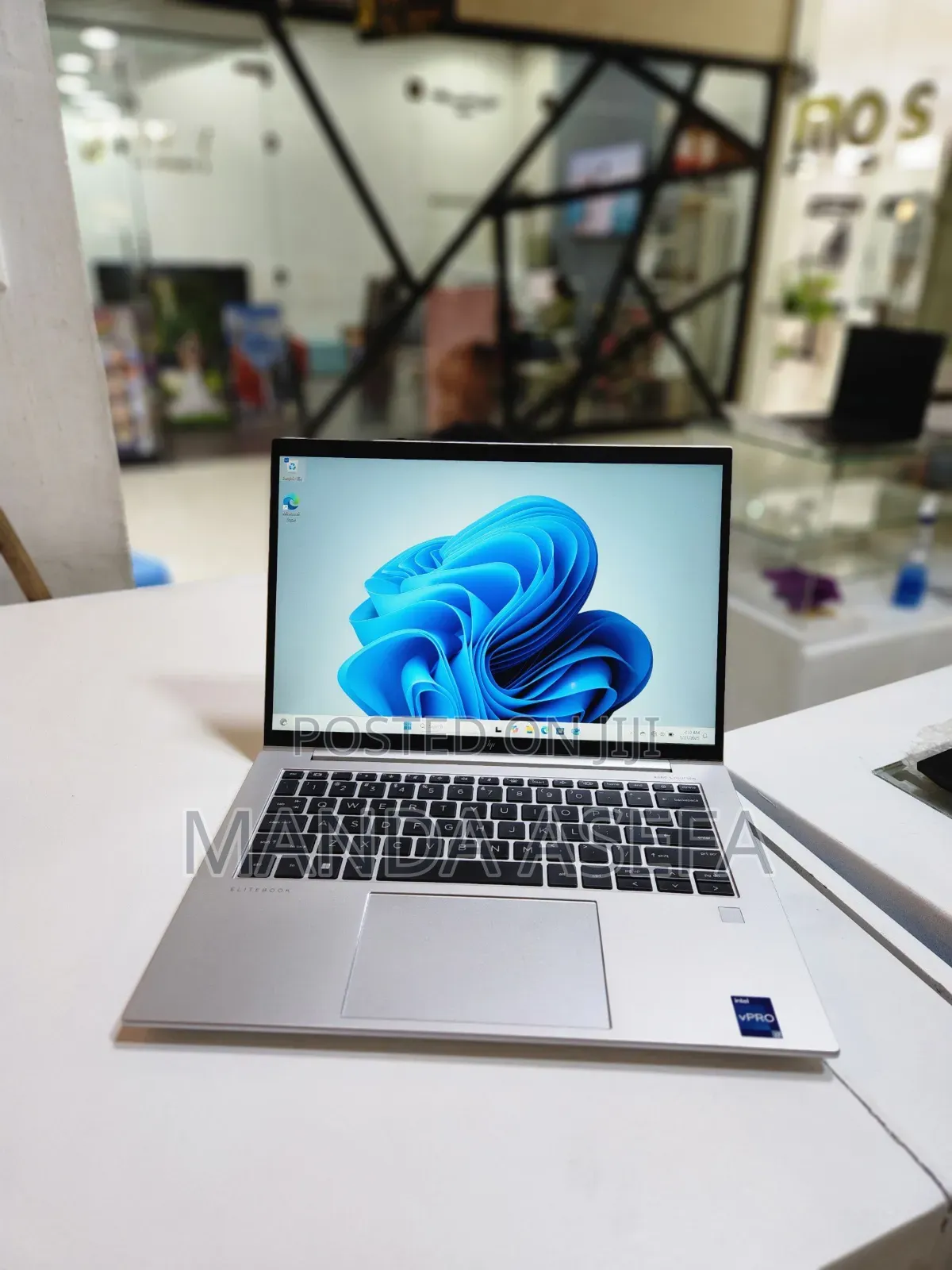New Laptop HP EliteBook 840 10 16GB Intel Core i5 SSD 512GB