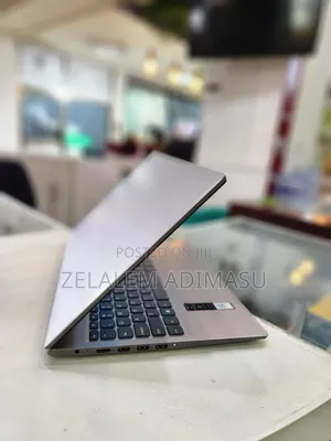 New Laptop Lenovo Ideapad 3 8GB Intel Core I3 SSD 256GB