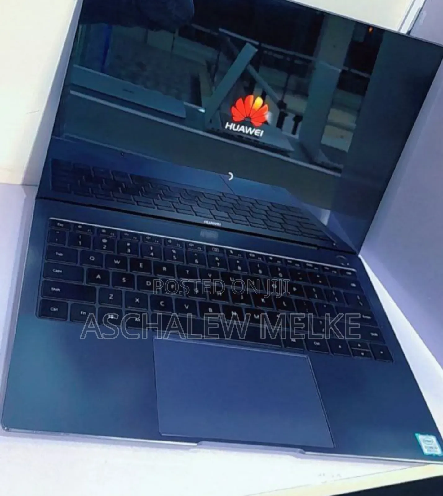 New Laptop Huawei MateBook 13 WRT-W19E 8GB Intel Core I5 SSD 256GB