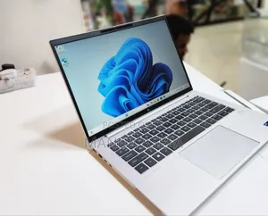 New Laptop HP EliteBook 840 10 16GB Intel Core I7 SSD 512GB