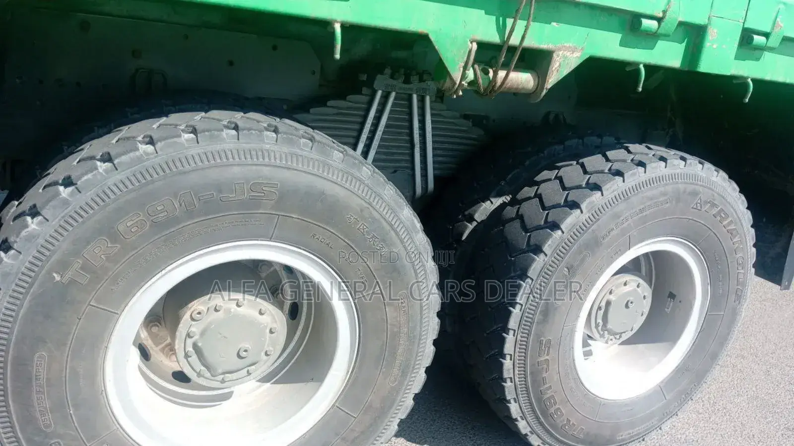 Sino Truck ከነተሳቢው •2021 •a-14 •ባንክ 3,500,000