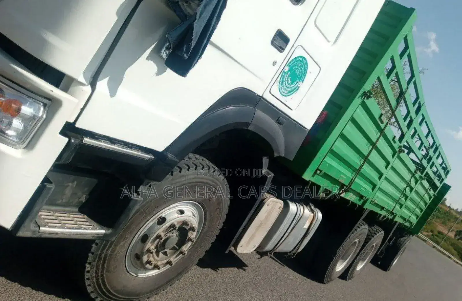 Sino Truck ከነተሳቢው •2021 •a-14 •ባንክ 3,500,000