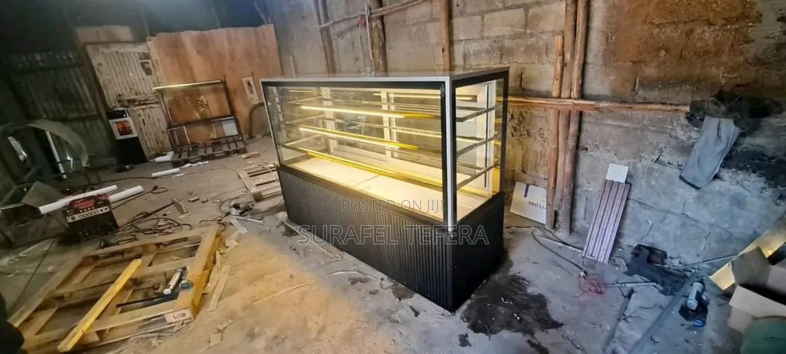 Cake Display Showcase ኬክ ዲስፕለይ