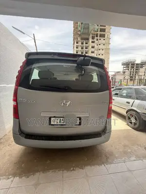 Hyundai Starex 2015 Gray