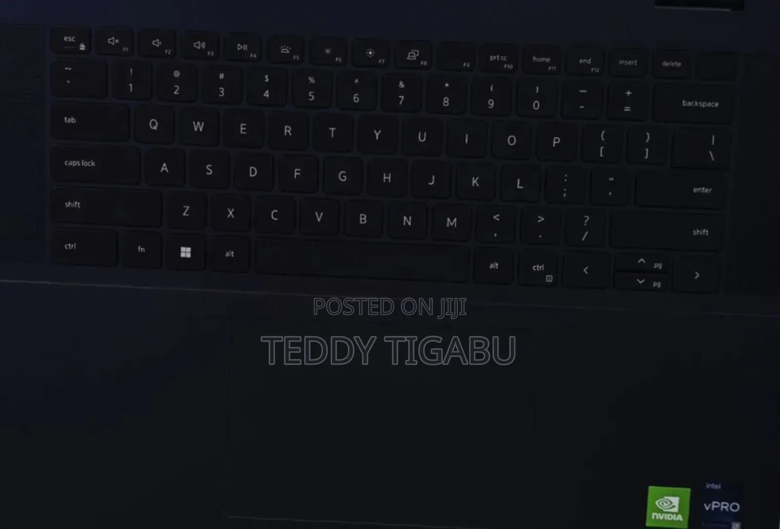 New Laptop Dell Inspiron 2100 16GB Intel Core I7 SSD 1T