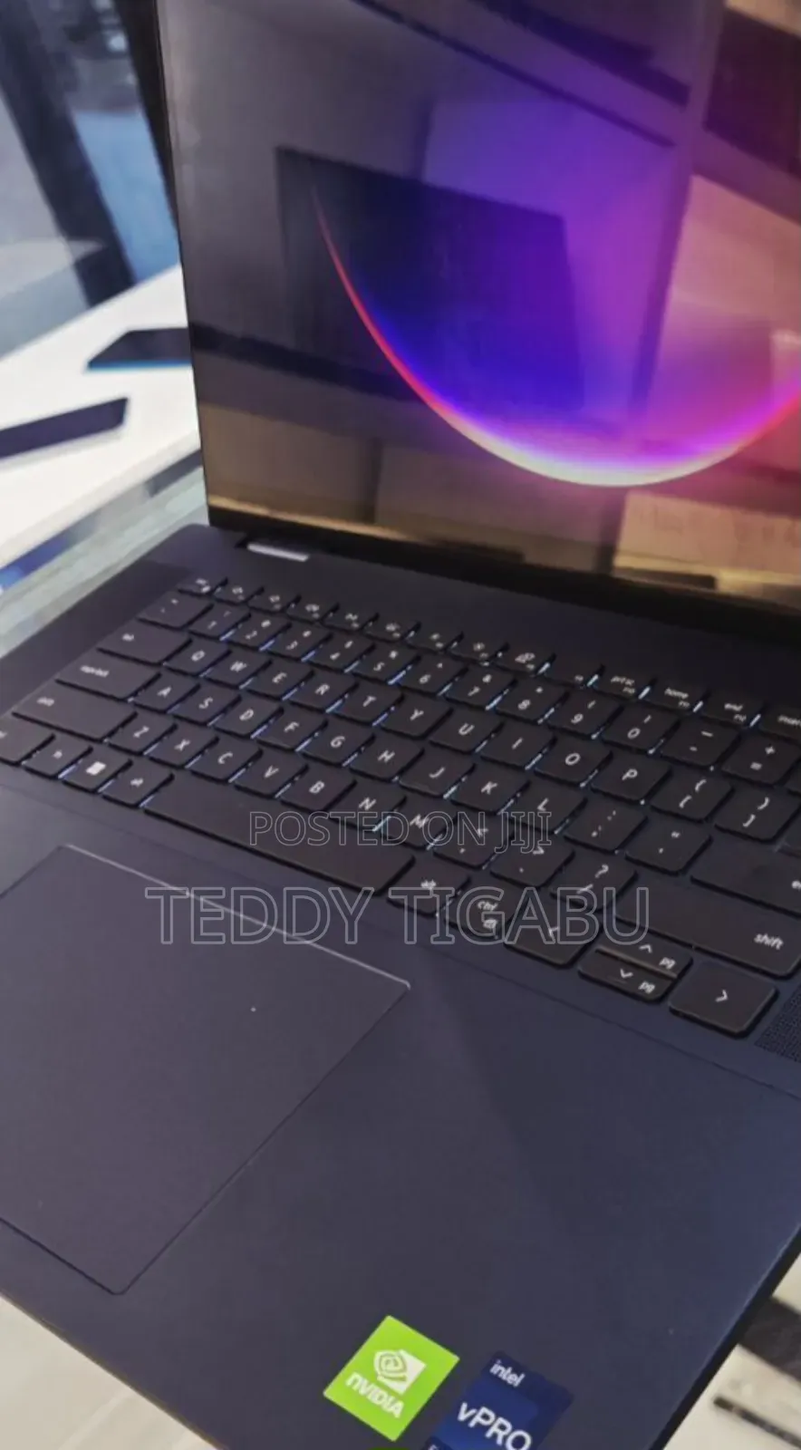 New Laptop Dell Inspiron 2100 16GB Intel Core I7 SSD 1T