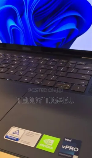 New Laptop Dell Inspiron 15 16GB Intel Core I7 SSD 1T