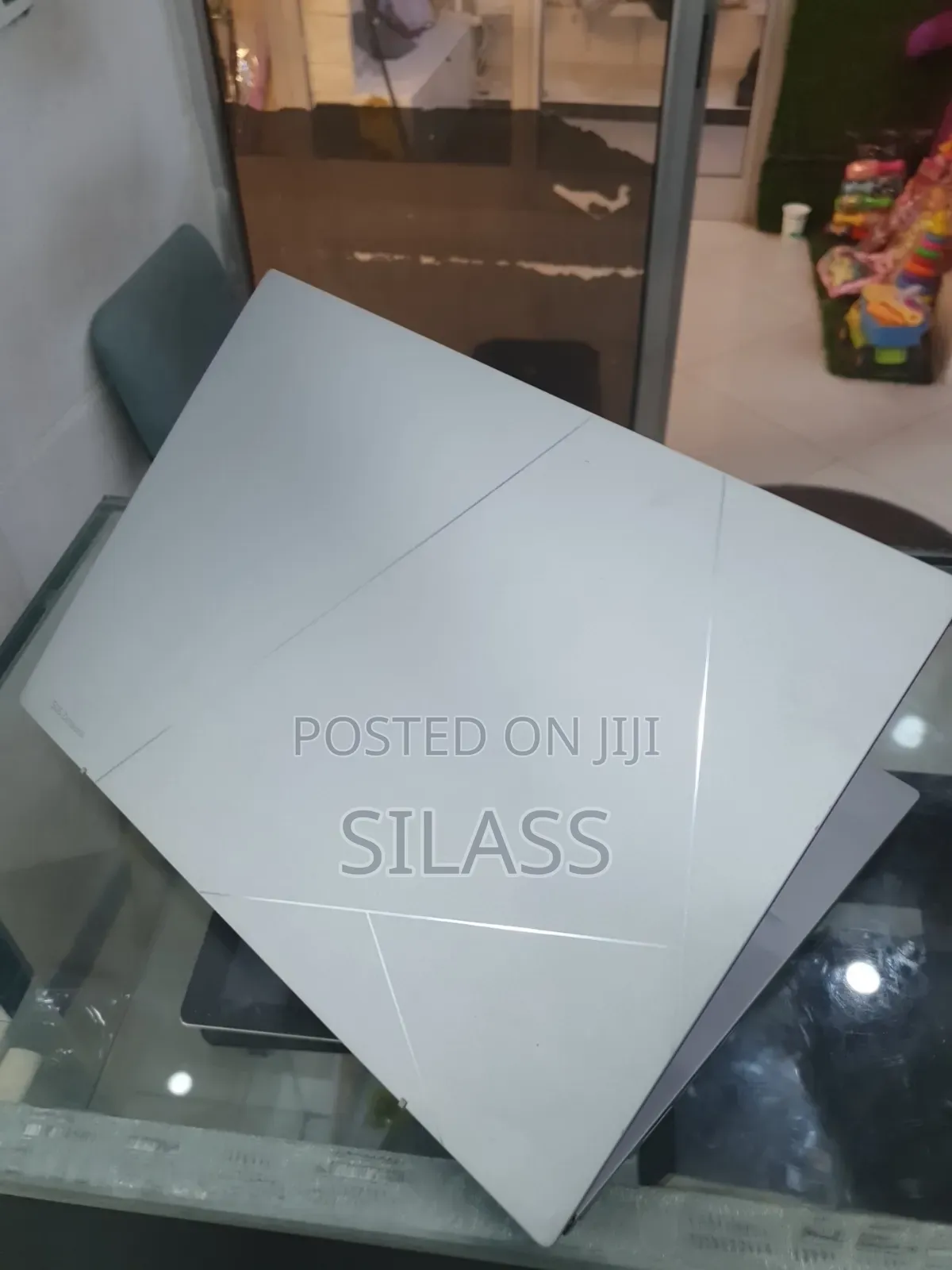 New Laptop Asus ZenBook 13 UX331UN 16GB Intel Core I7 SSD 1T