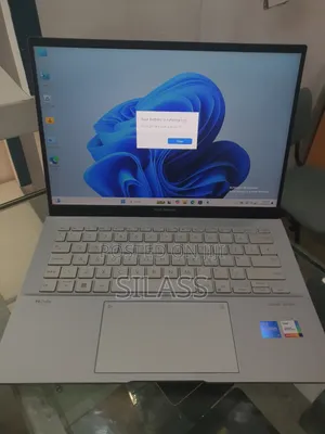 New Laptop Asus ZenBook 13 UX331UN 16GB Intel Core I7 SSD 1T