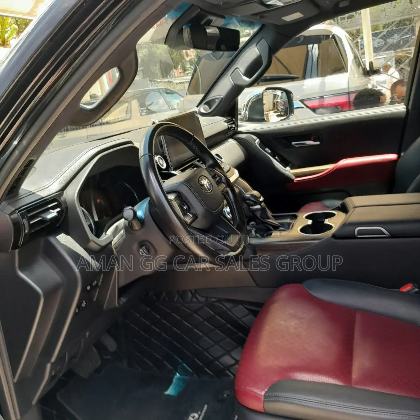 Toyota Land Cruiser 2022 Red