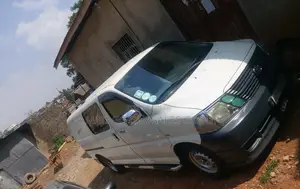 Toyota HiAce 2009 White