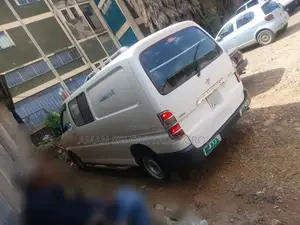 Toyota HiAce 2009 White