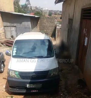Toyota HiAce 2009 White
