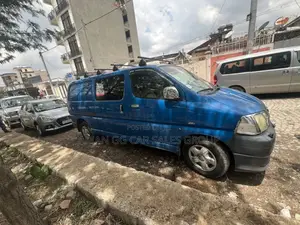 Photo - Toyota HiAce 2011 Blue