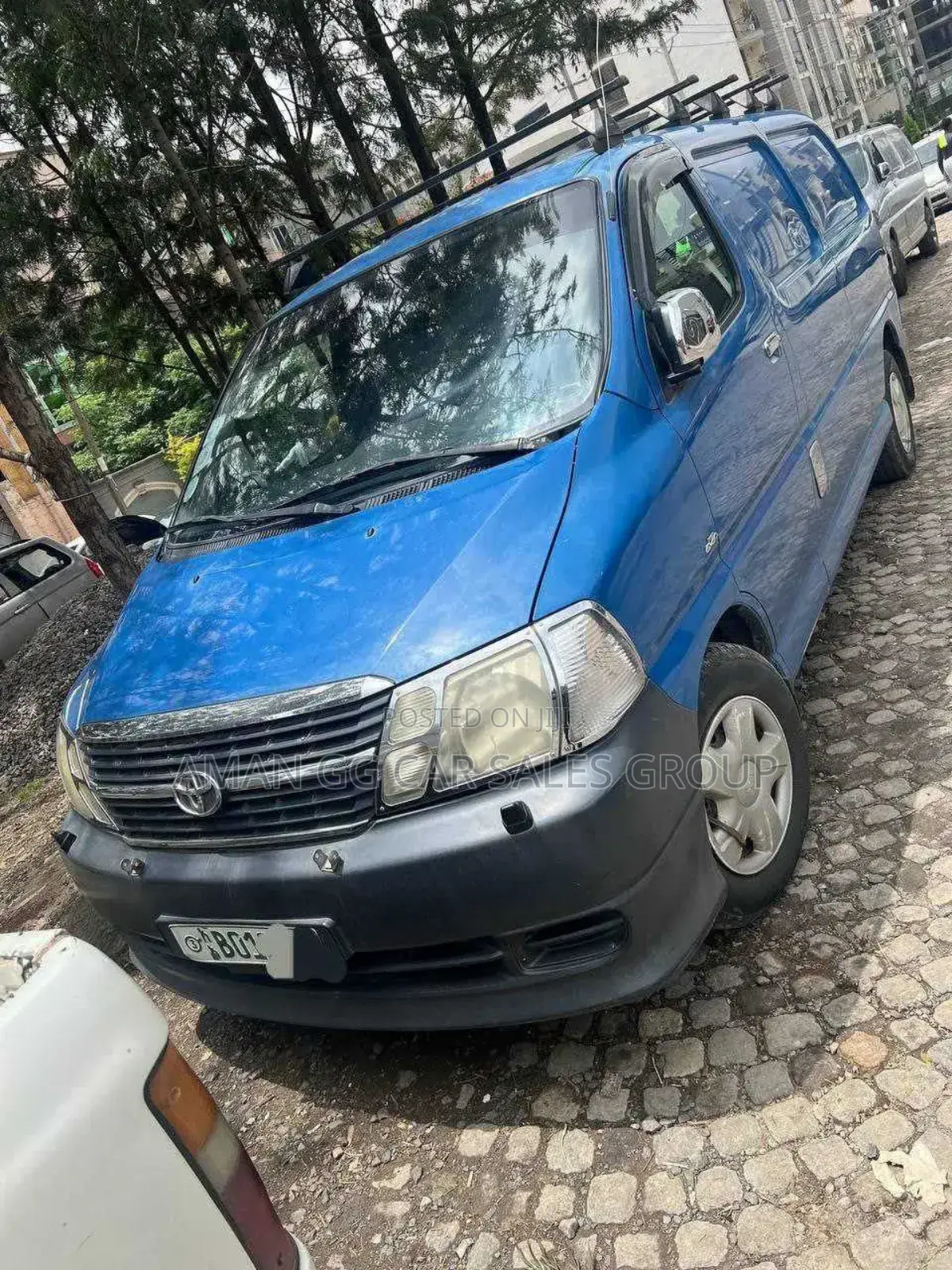 Toyota HiAce 2011 Blue