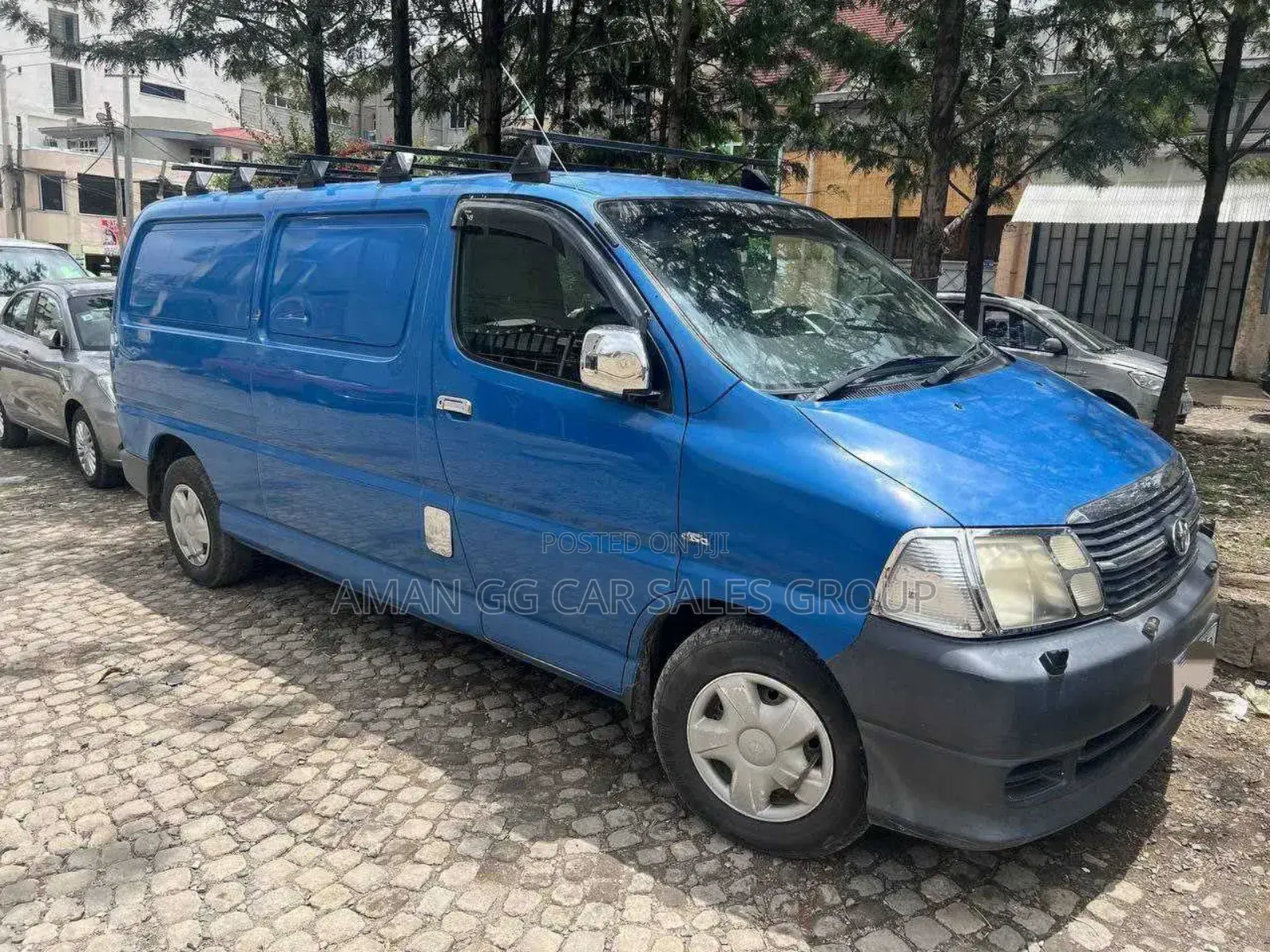 Toyota HiAce 2011 Blue