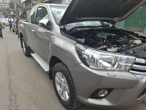Toyota Hilux 2019 Gray