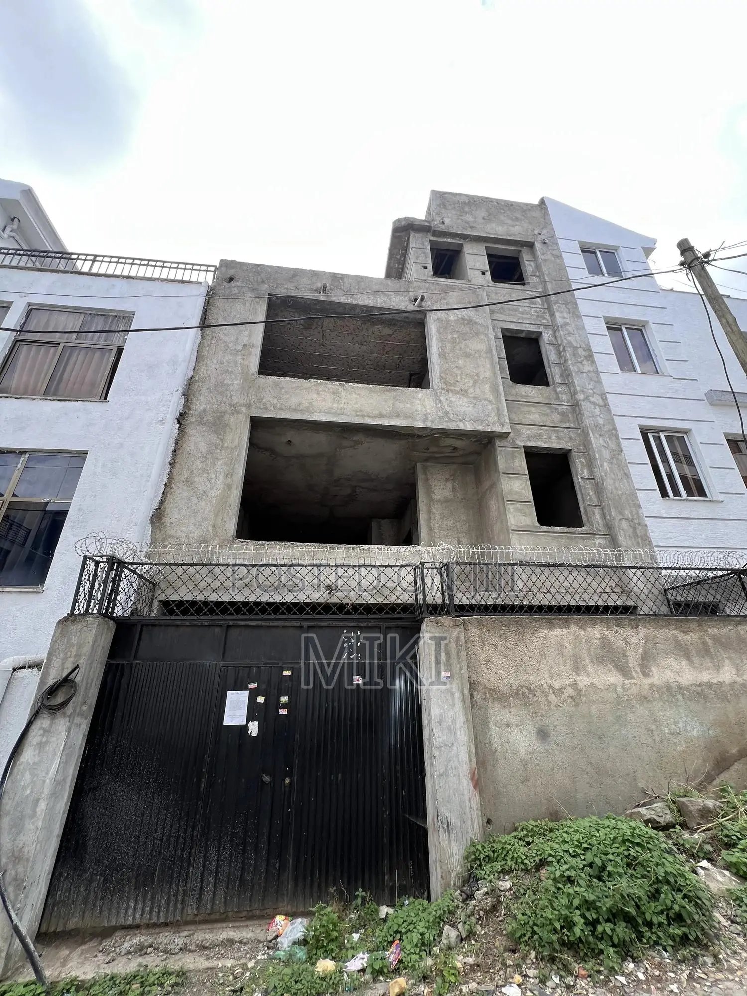 5bdrm Townhouse/Terrace in Haile Garment, Nifas Silk-Lafto for sale