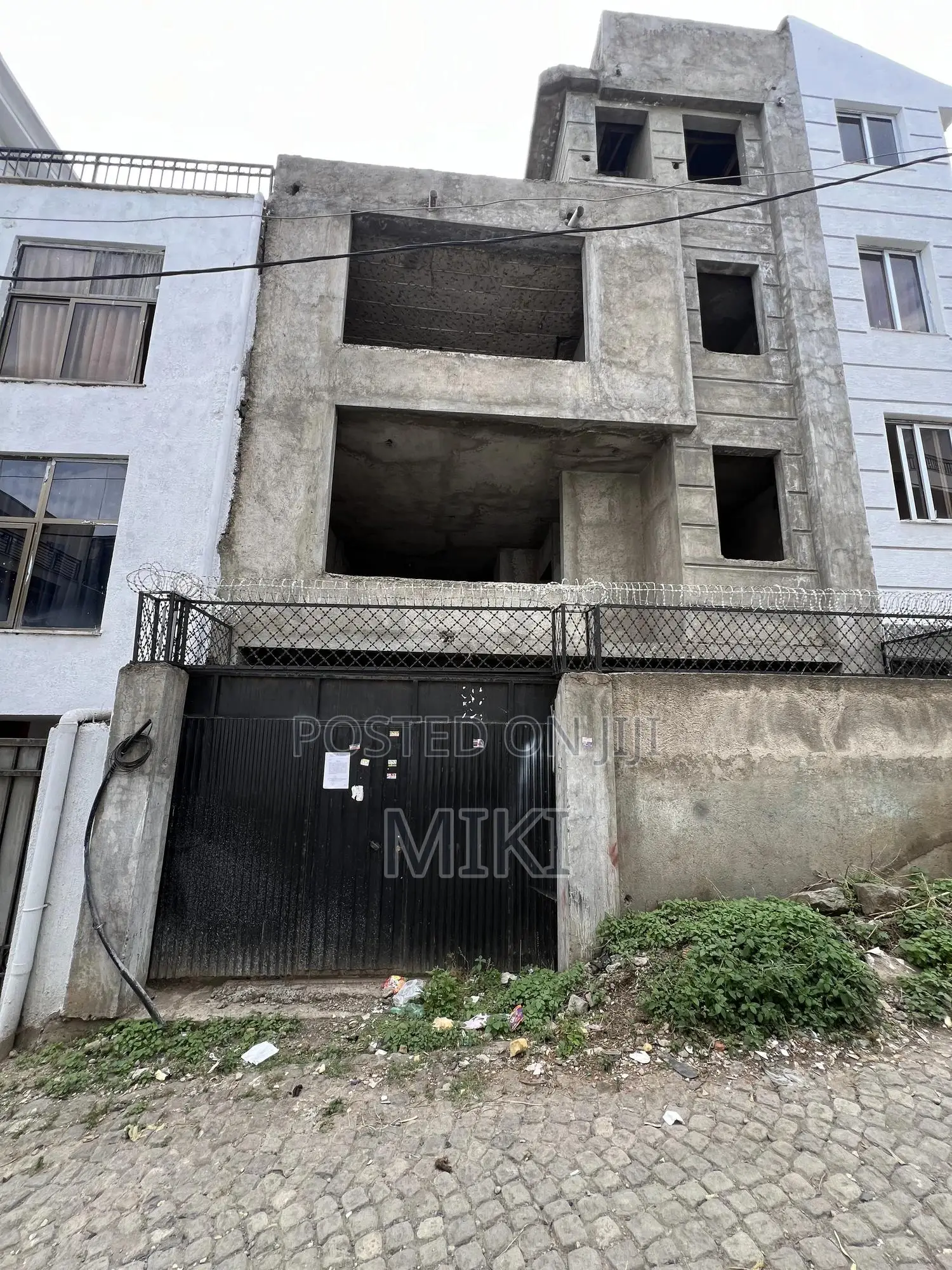5bdrm Townhouse/Terrace in Haile Garment, Nifas Silk-Lafto for sale