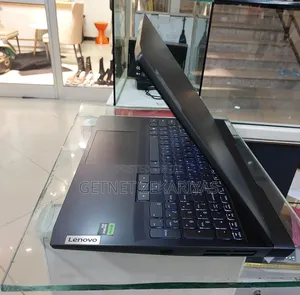 New Laptop Lenovo LOQ 15IRH8 16GB AMD Ryzen 5 SSD 512GB