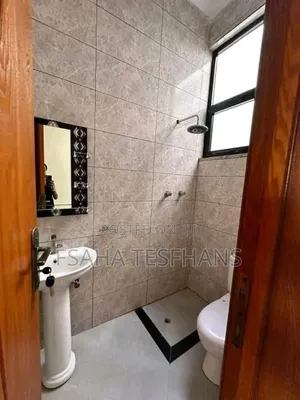 6bdrm House in House G+1, Bole for rent