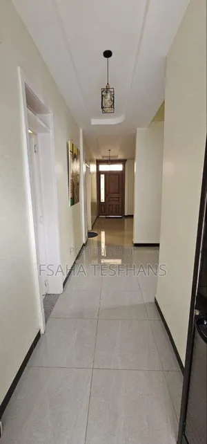 7bdrm House in G+1 House, Bole for rent