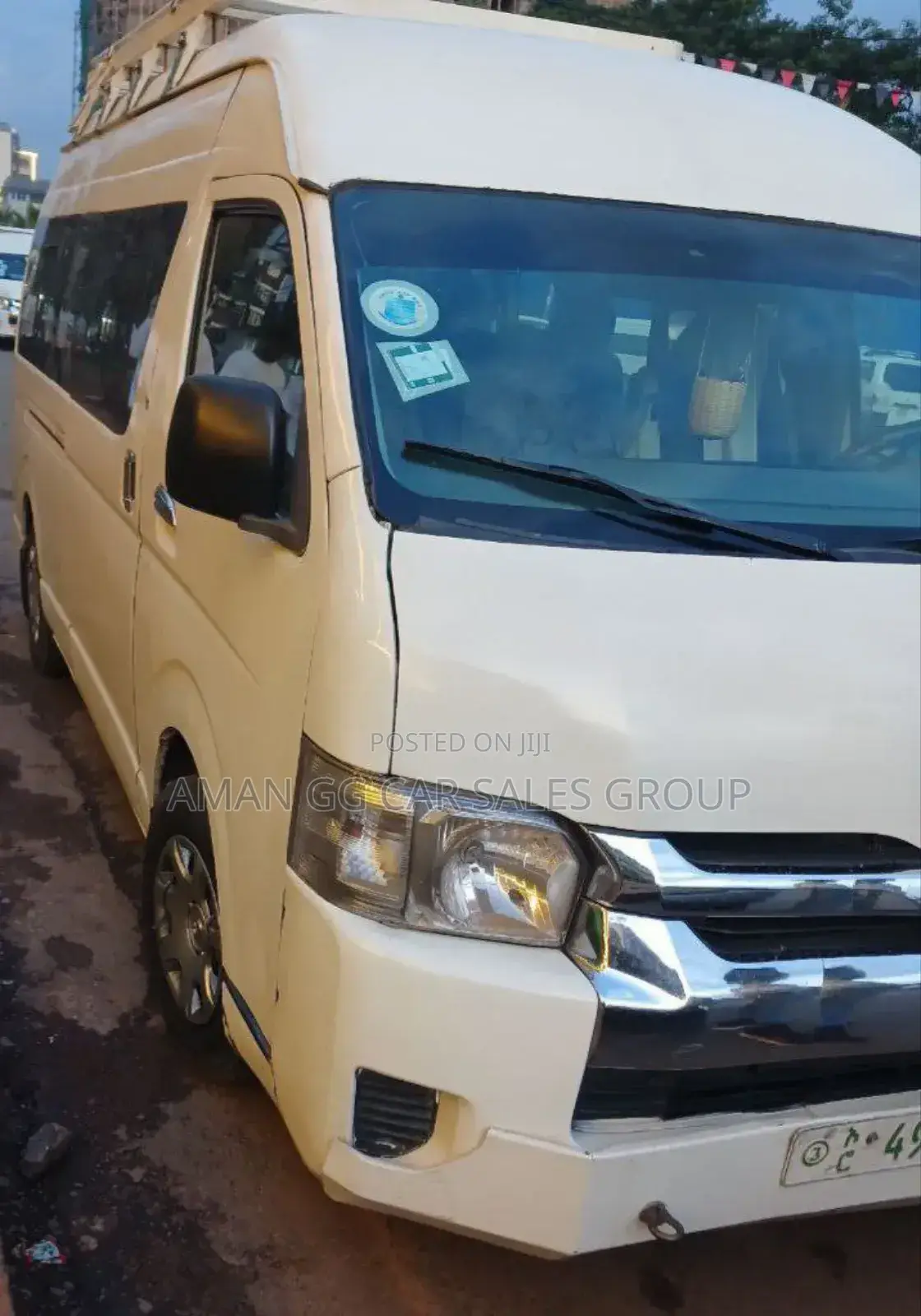 Toyota HiAce 2016 White
